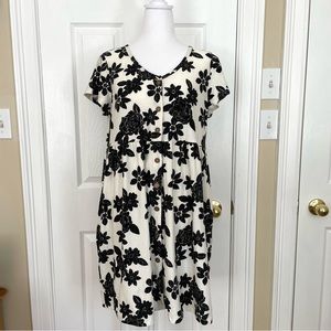 LuLaRoe Heidi Baby Doll Dress Size Small, Cream and Black Floral